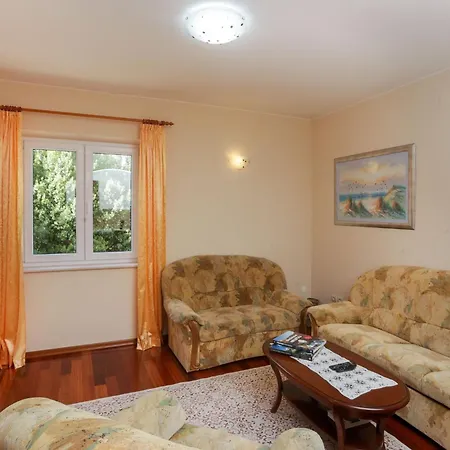 Harmonia With Patio And Shared Pool Čilipi