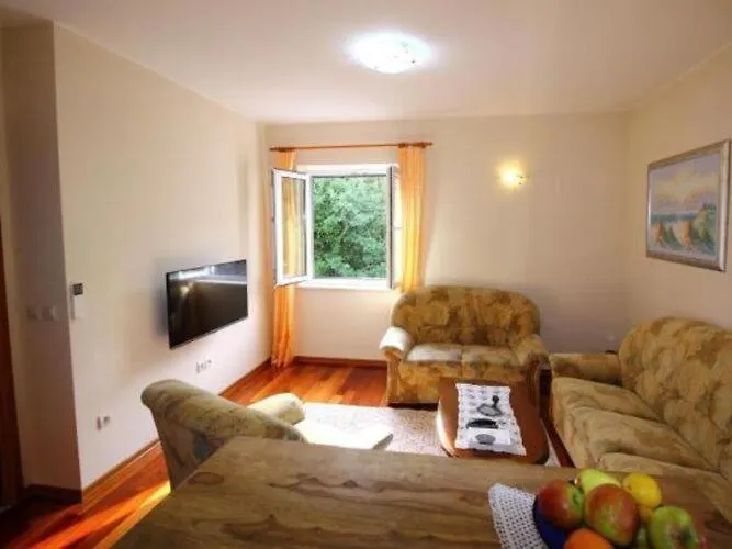 Harmonia With Patio And Shared Pool Apartment