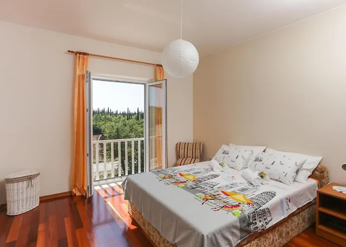 Apartment Harmonia With Patio And Shared Pool *