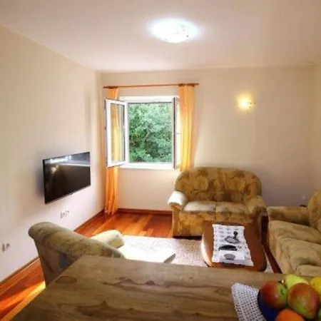 Harmonia - One-bedroom With Patio And Shared Pool Apartment