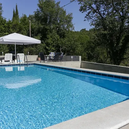 Harmonia - One-bedroom With Patio And Shared Pool * Cilipi