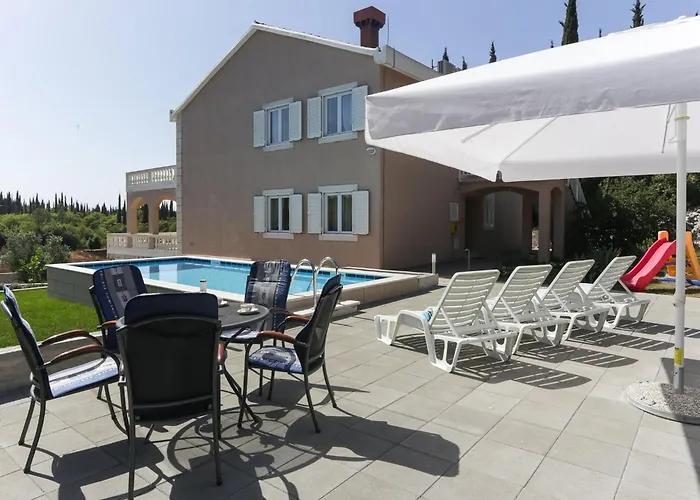 Harmonia With Patio And Shared Pool *