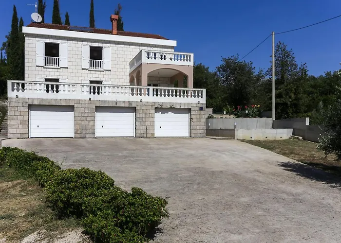 Apartament Harmonia With Patio And Shared Pool Čilipi