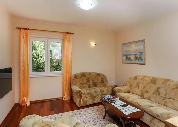 Harmonia With Patio And Shared Pool Čilipi